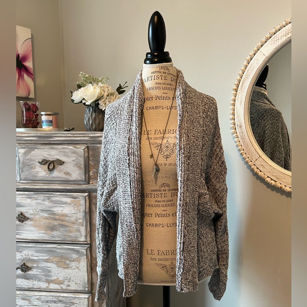 🖤 EUC Express Cardigan